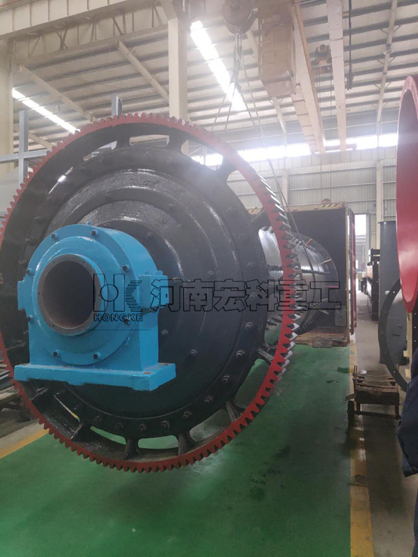 科索沃1.5米&times;4.5米的白灰球磨機(jī)